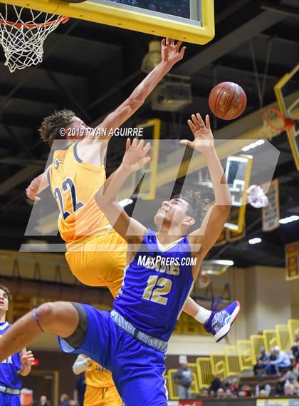 Thumbnail 1 in Santa Margarita vs. Rancho Christian photogallery.
