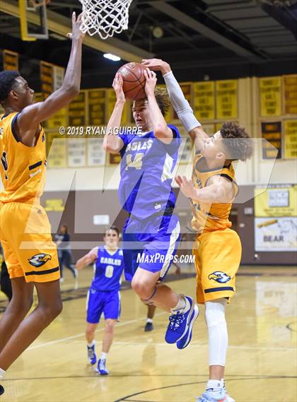 Thumbnail 2 in Santa Margarita vs. Rancho Christian photogallery.
