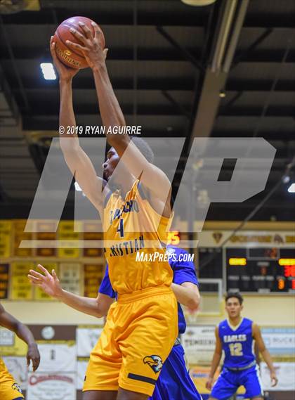 Thumbnail 2 in Santa Margarita vs. Rancho Christian photogallery.