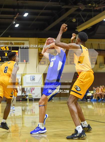 Thumbnail 3 in Santa Margarita vs. Rancho Christian photogallery.