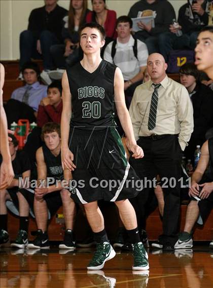 Thumbnail 3 in Biggs vs. Pierce (Pierce Tournament) photogallery.
