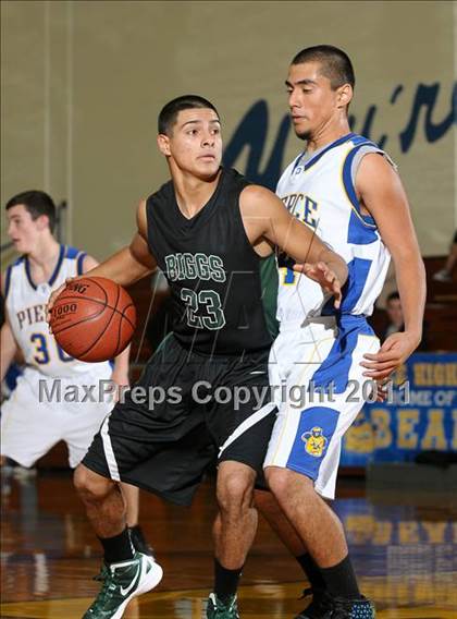 Thumbnail 2 in Biggs vs. Pierce (Pierce Tournament) photogallery.