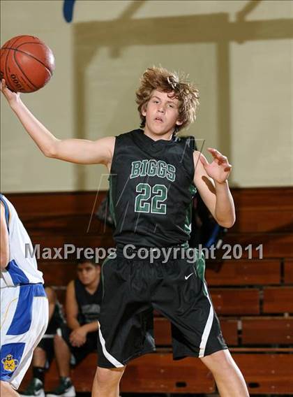 Thumbnail 2 in Biggs vs. Pierce (Pierce Tournament) photogallery.