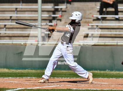 Thumbnail 3 in Akins vs. Crockett (AISD Tournament) photogallery.