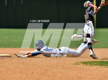 Thumbnail 3 in Akins vs. Crockett (AISD Tournament) photogallery.