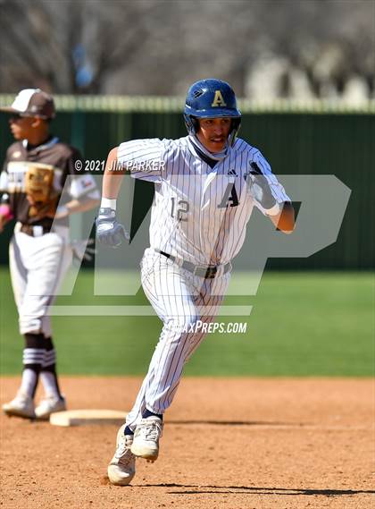 Thumbnail 3 in Akins vs. Crockett (AISD Tournament) photogallery.