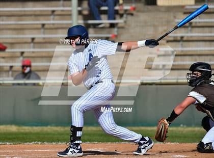 Thumbnail 1 in Akins vs. Crockett (AISD Tournament) photogallery.