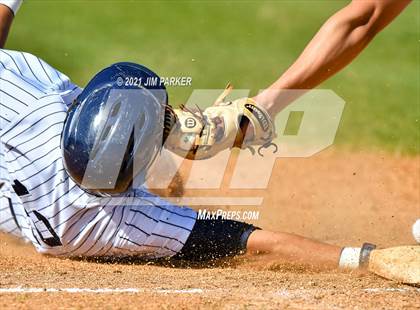 Thumbnail 3 in Akins vs. Crockett (AISD Tournament) photogallery.