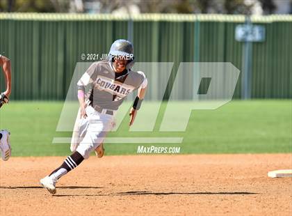 Thumbnail 2 in Akins vs. Crockett (AISD Tournament) photogallery.