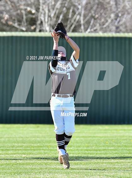 Thumbnail 2 in Akins vs. Crockett (AISD Tournament) photogallery.