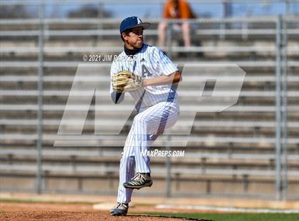 Thumbnail 3 in Akins vs. Crockett (AISD Tournament) photogallery.