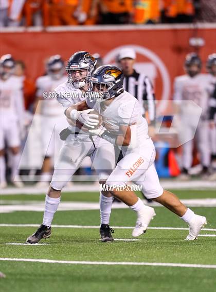 Thumbnail 3 in Lone Peak vs. Skyridge (UHSAA 6A Semifinal) photogallery.