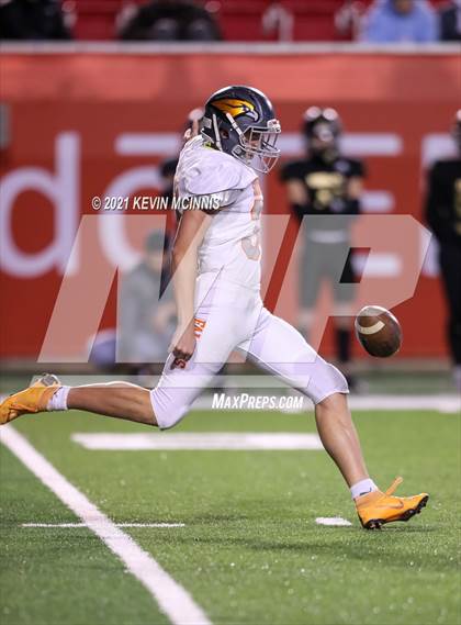 Thumbnail 3 in Lone Peak vs. Skyridge (UHSAA 6A Semifinal) photogallery.