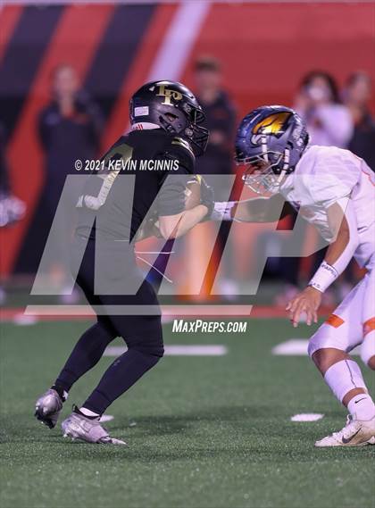 Thumbnail 2 in Lone Peak vs. Skyridge (UHSAA 6A Semifinal) photogallery.