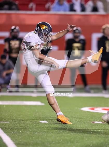 Thumbnail 2 in Lone Peak vs. Skyridge (UHSAA 6A Semifinal) photogallery.