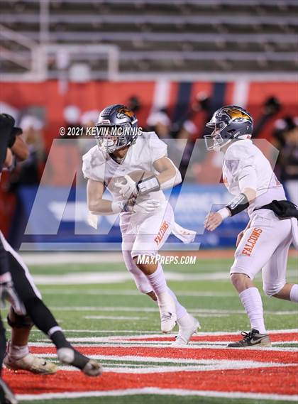 Thumbnail 3 in Lone Peak vs. Skyridge (UHSAA 6A Semifinal) photogallery.