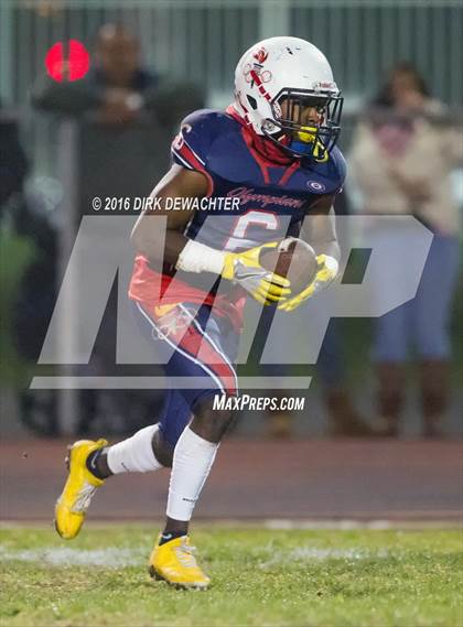 Thumbnail 2 in Aquinas vs. Leuzinger (CIF SS Division 10 Semifinal Playoff) photogallery.