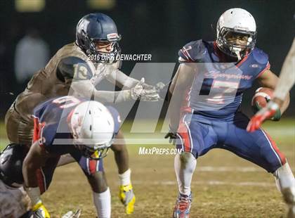 Thumbnail 1 in Aquinas vs. Leuzinger (CIF SS Division 10 Semifinal Playoff) photogallery.