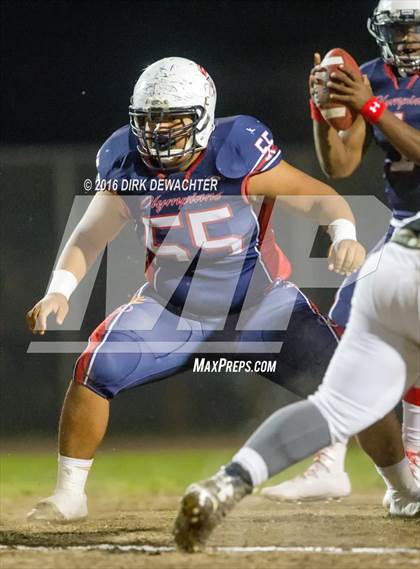 Thumbnail 1 in Aquinas vs. Leuzinger (CIF SS Division 10 Semifinal Playoff) photogallery.