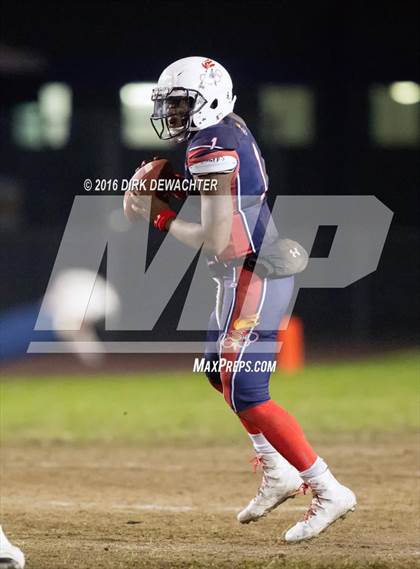 Thumbnail 1 in Aquinas vs. Leuzinger (CIF SS Division 10 Semifinal Playoff) photogallery.