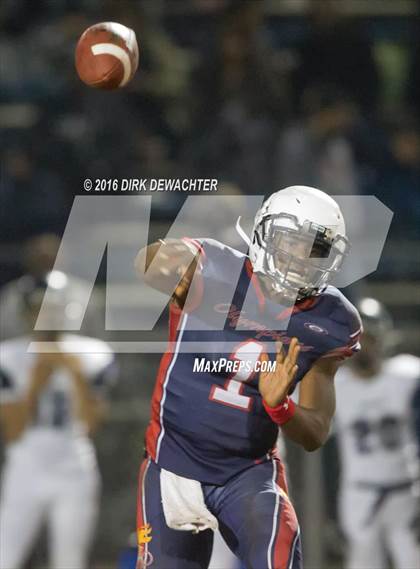 Thumbnail 2 in Aquinas vs. Leuzinger (CIF SS Division 10 Semifinal Playoff) photogallery.