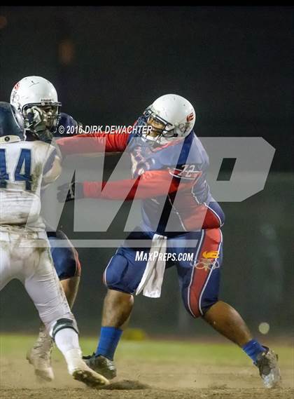 Thumbnail 3 in Aquinas vs. Leuzinger (CIF SS Division 10 Semifinal Playoff) photogallery.