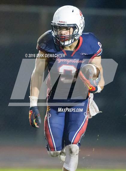 Thumbnail 3 in Aquinas vs. Leuzinger (CIF SS Division 10 Semifinal Playoff) photogallery.