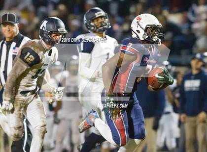 Thumbnail 2 in Aquinas vs. Leuzinger (CIF SS Division 10 Semifinal Playoff) photogallery.