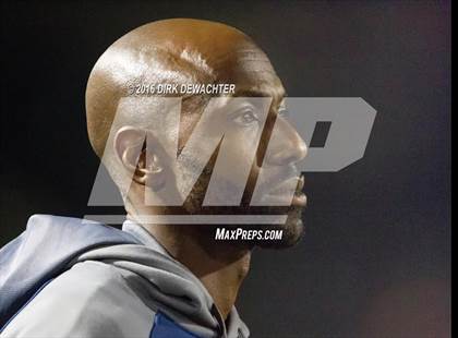 Thumbnail 1 in Aquinas vs. Leuzinger (CIF SS Division 10 Semifinal Playoff) photogallery.