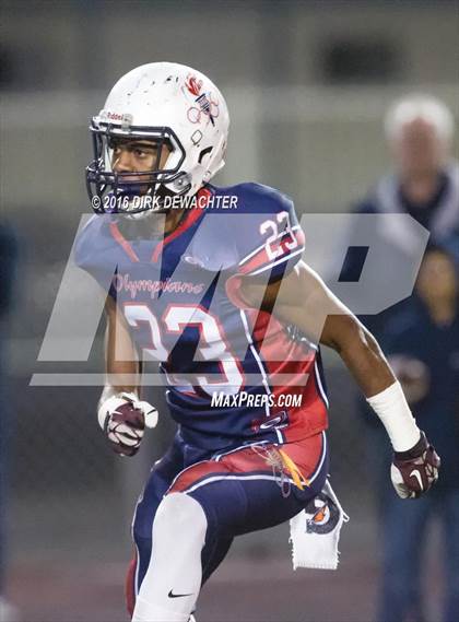 Thumbnail 3 in Aquinas vs. Leuzinger (CIF SS Division 10 Semifinal Playoff) photogallery.