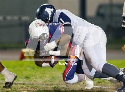 Thumbnail 3 in Aquinas vs. Leuzinger (CIF SS Division 10 Semifinal Playoff) photogallery.