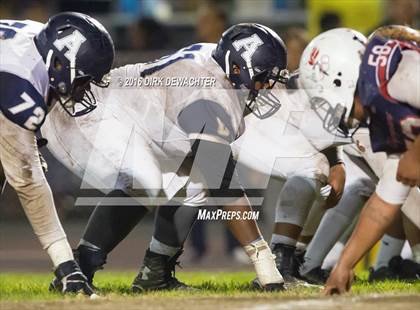 Thumbnail 1 in Aquinas vs. Leuzinger (CIF SS Division 10 Semifinal Playoff) photogallery.