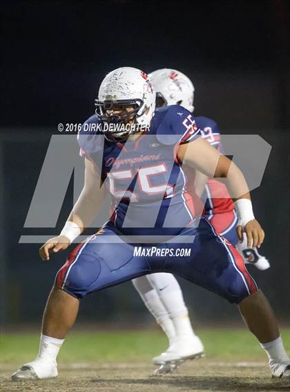 Thumbnail 3 in Aquinas vs. Leuzinger (CIF SS Division 10 Semifinal Playoff) photogallery.