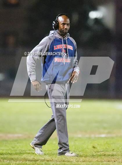 Thumbnail 1 in Aquinas vs. Leuzinger (CIF SS Division 10 Semifinal Playoff) photogallery.
