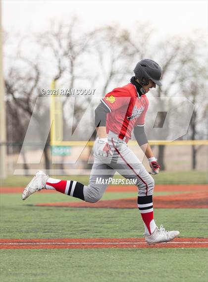 Thumbnail 1 in Lawrence @ Olathe East photogallery.