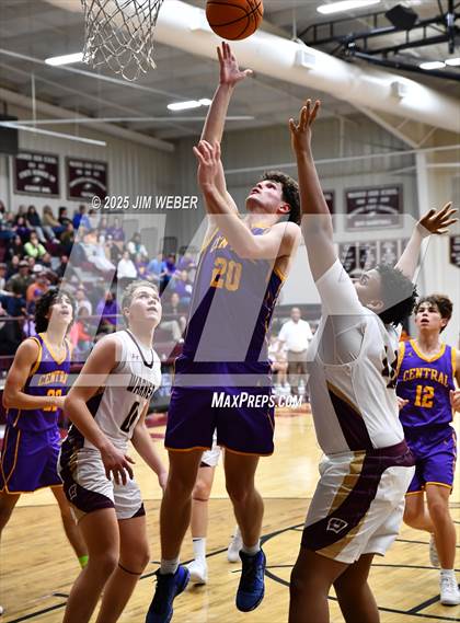 Thumbnail 2 in Central @ Warner photogallery.