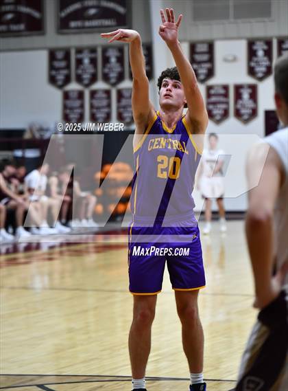 Thumbnail 1 in Central @ Warner photogallery.