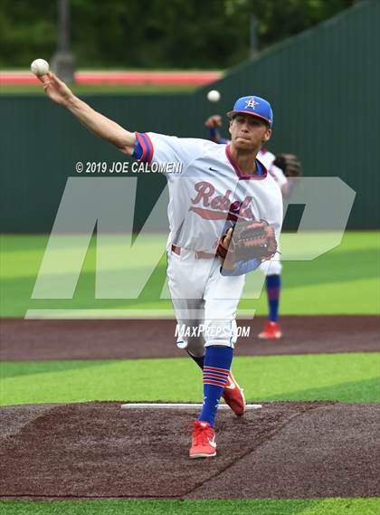 Thumbnail 2 in Reagan [Ronald] vs Hays (UIL Class 6A Bi District) photogallery.