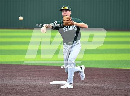 Thumbnail 1 in Reagan [Ronald] vs Hays (UIL Class 6A Bi District) photogallery.