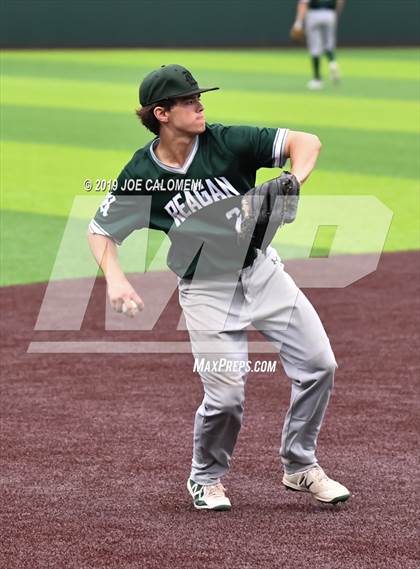 Thumbnail 3 in Reagan [Ronald] vs Hays (UIL Class 6A Bi District) photogallery.