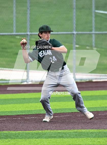 Thumbnail 2 in Reagan [Ronald] vs Hays (UIL Class 6A Bi District) photogallery.