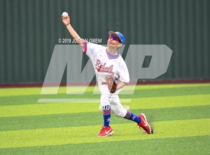 Thumbnail 1 in Reagan [Ronald] vs Hays (UIL Class 6A Bi District) photogallery.