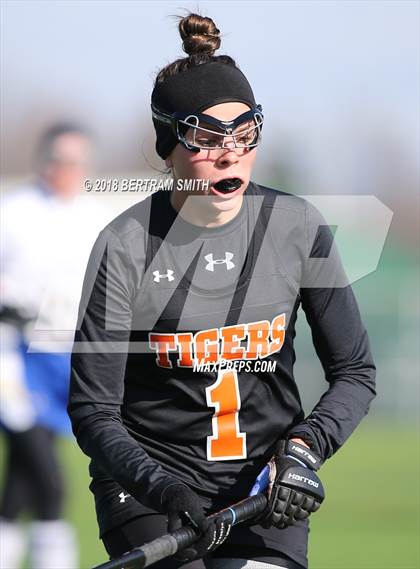 Thumbnail 1 in Mamaroneck vs. Maine-Endwell (NYSPHSAA Class A Semifinal) photogallery.