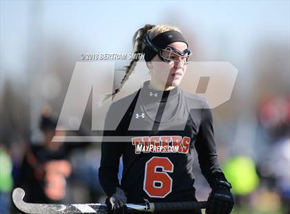 Thumbnail 3 in Mamaroneck vs. Maine-Endwell (NYSPHSAA Class A Semifinal) photogallery.