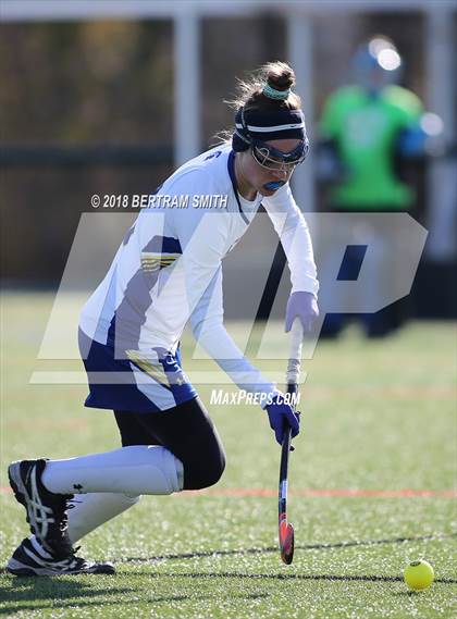 Thumbnail 2 in Mamaroneck vs. Maine-Endwell (NYSPHSAA Class A Semifinal) photogallery.