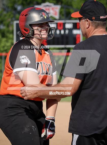 Thumbnail 2 in Centralia vs Waterloo (IHSA 3A Regional Semifinals) photogallery.