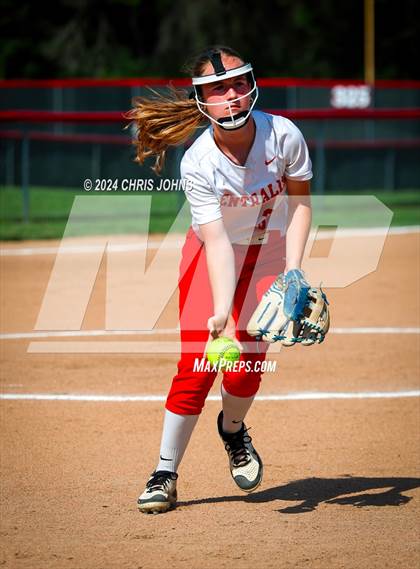 Thumbnail 2 in Centralia vs Waterloo (IHSA 3A Regional Semifinals) photogallery.