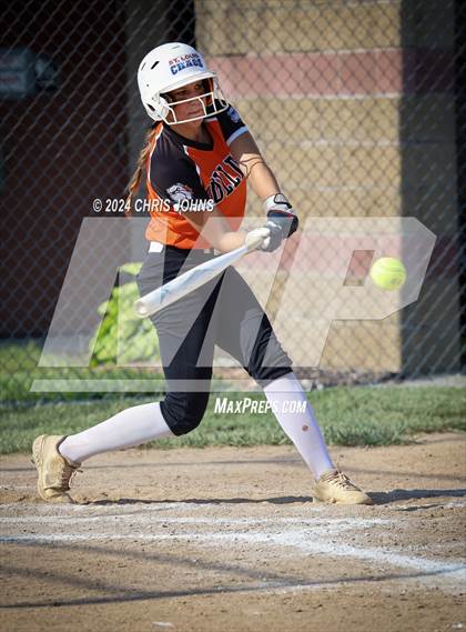 Thumbnail 3 in Centralia vs Waterloo (IHSA 3A Regional Semifinals) photogallery.