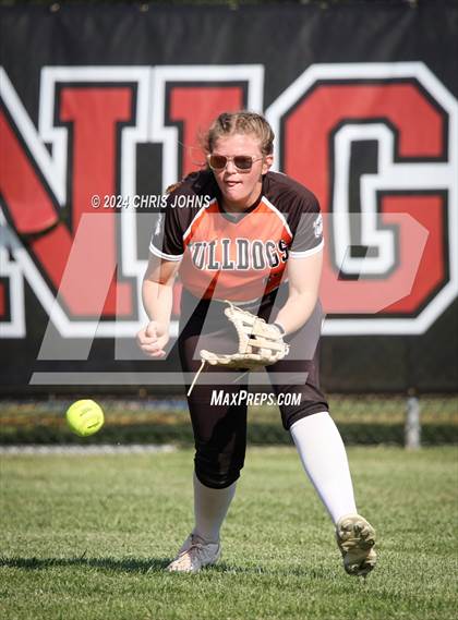 Thumbnail 1 in Centralia vs Waterloo (IHSA 3A Regional Semifinals) photogallery.