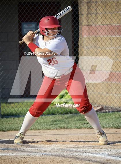 Thumbnail 2 in Centralia vs Waterloo (IHSA 3A Regional Semifinals) photogallery.